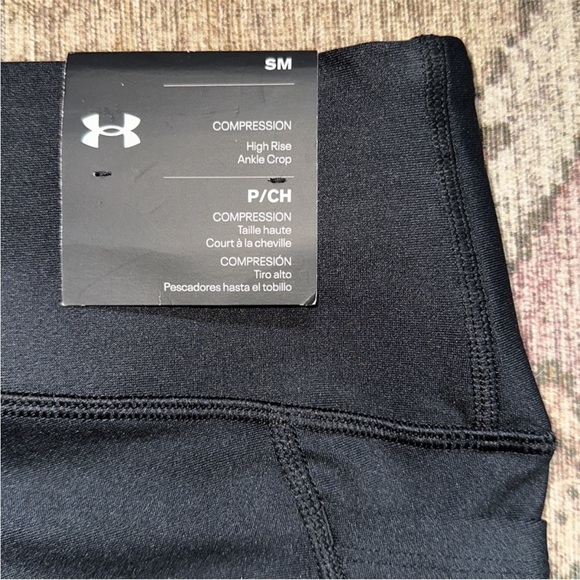 Women’s Black Under Armour Compression high rise ankle crop leggings NWTS - Picture 2 of 7